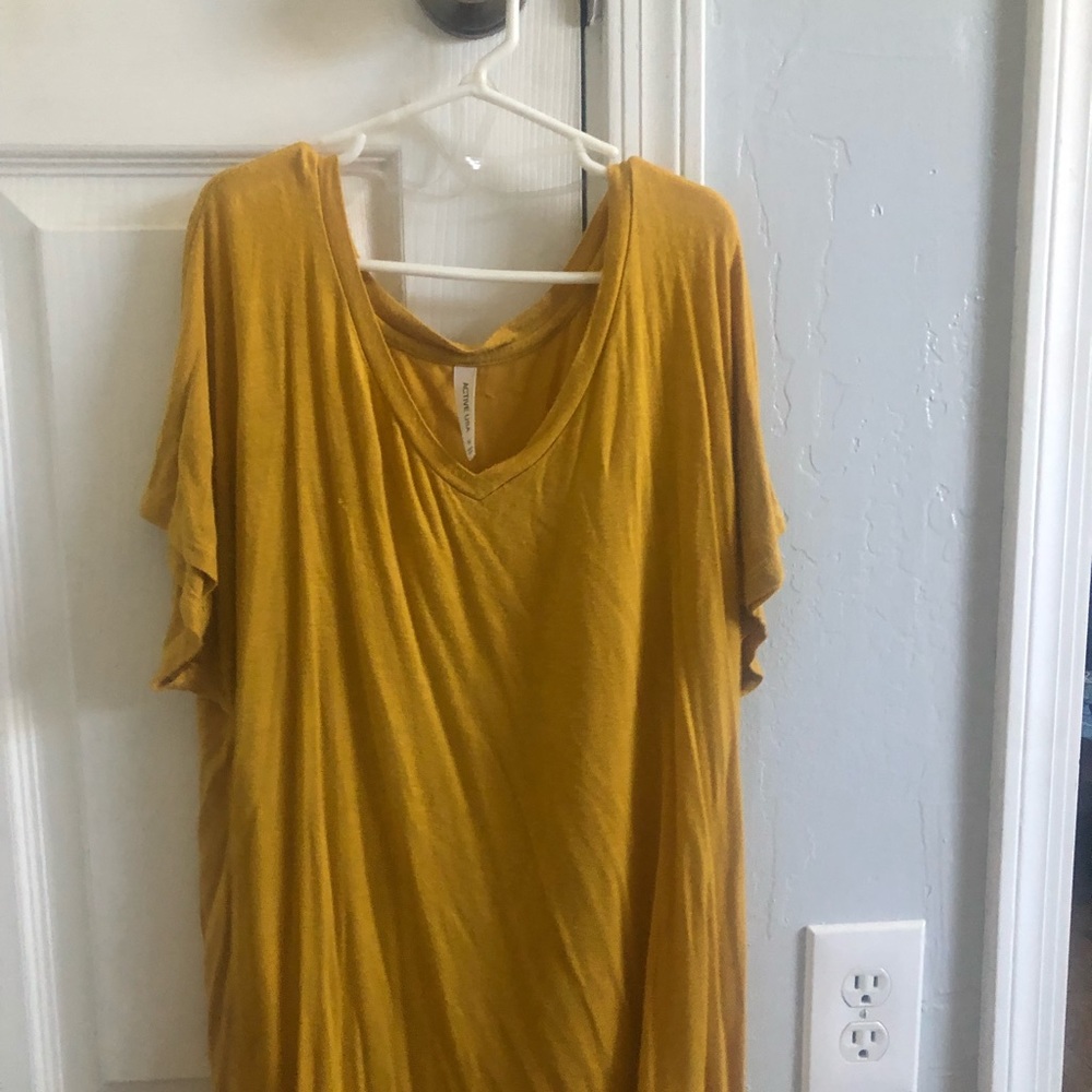 Women’s short sleeve shirt